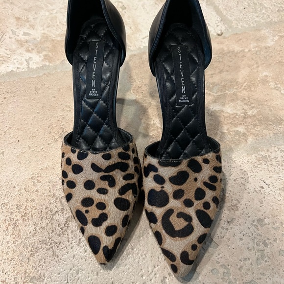 Steven by Steve Madden calf hair pumps. Size 8 - Picture 2 of 3